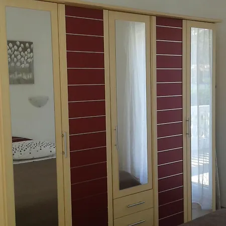 Apartment Moderne In Mit Privatem Parkplatz Rupa
